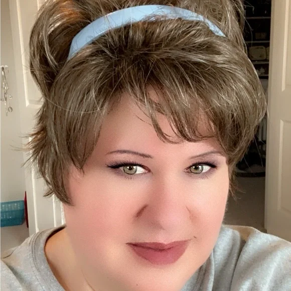 Wig - Picture 4 of 5